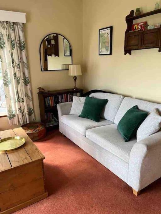 A Spacious Hidden Gem With Hot Tub, Lovely Garden & Views Kington  Exterior photo