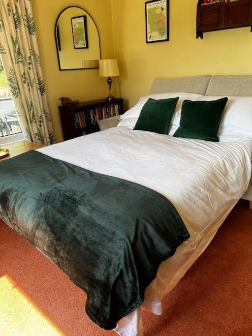A Spacious Hidden Gem With Hot Tub, Lovely Garden & Views Kington  Exterior photo